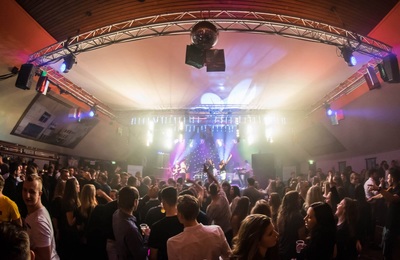 Wil je last minute live muziek boeken voor jouw evenement? Plaats een oproep op Gigstarter!