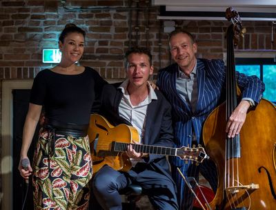 Een duo of trio boeken? De voordelen van het boeken van een kleine bezetting!