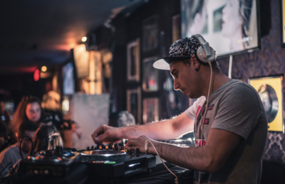 Un palco per i dj house