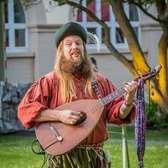 Wondere Wouter, Singer-songwriter, Muziektheater, Komedie soloartist