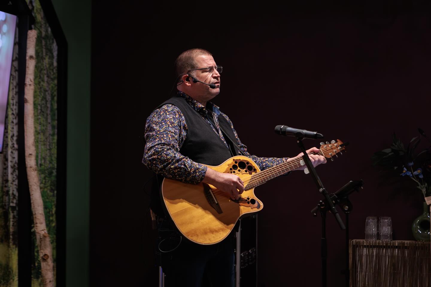 Réservez Artiste solo Zanger Gitarist Troubadour Edgar | Gigstarter
