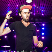 ÆVON, Pop, House dj