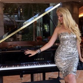 Yasmina Gallardo , Akoestisch, Romantiek, Tributeband soloartist