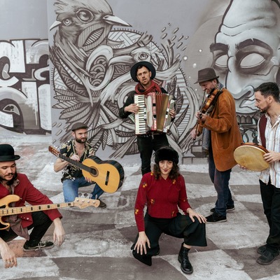 Malotira , Volksmuziek, Balkan, Wereldmuziek band