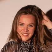 Nederlandstalige zangeres Nadine , Volksmuziek, Levenslied, Smartlap soloartist
