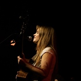 Reza, Singer-songwriter, Akoestisch, Pop soloartist