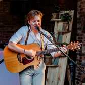 Moonray J, Singer-songwriter, Indie Rock, Pop soloartist