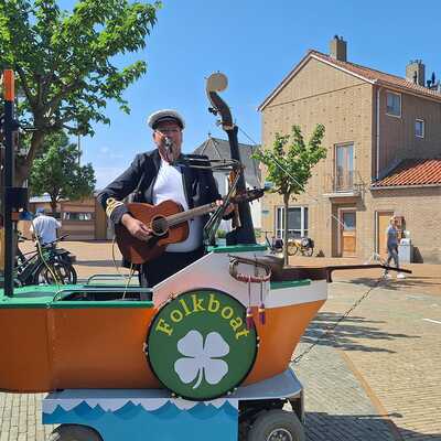 De FolkBoat en de Zingende Kapitein!, Entertainment soloartist